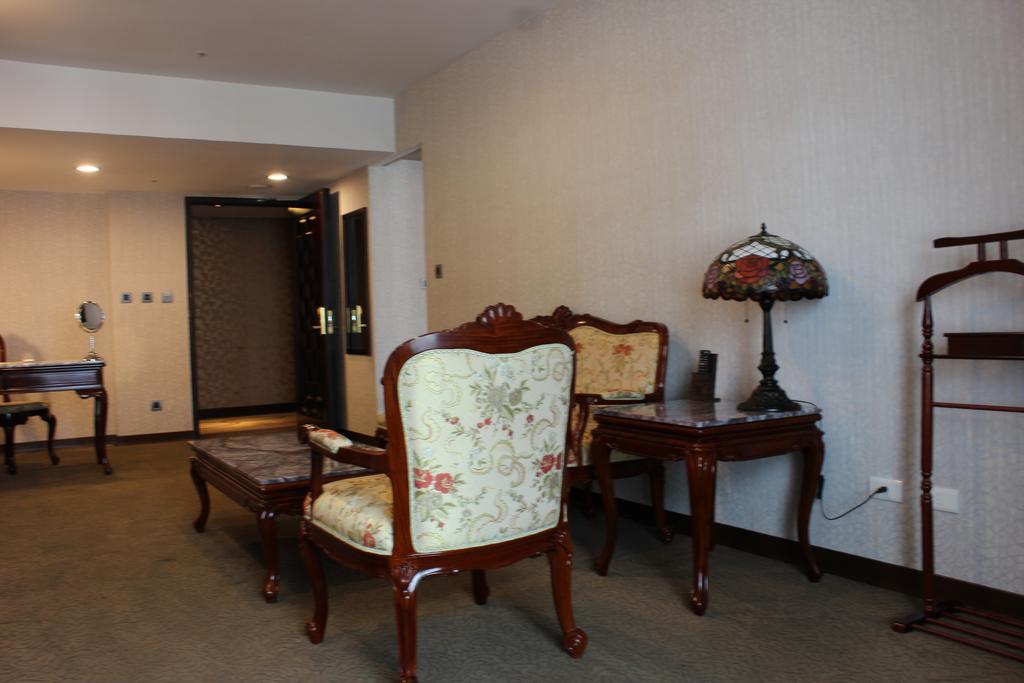 Royal Seasons Hotel Taichung‧Zhongkang Εξωτερικό φωτογραφία